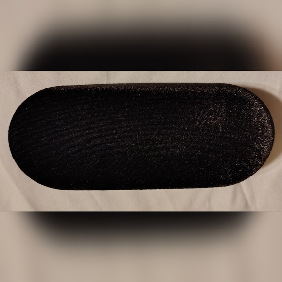 Tom Ford Black Velour Clamshell Glasses Hard Case With Cleaning Cloth New - Picture 3 of 9